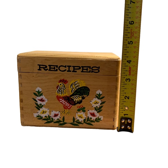 Vintage recipe box with rooster painting - Picture 6 of 10